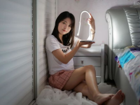 白衣服小姐姐补光灯,打造完美光影效果